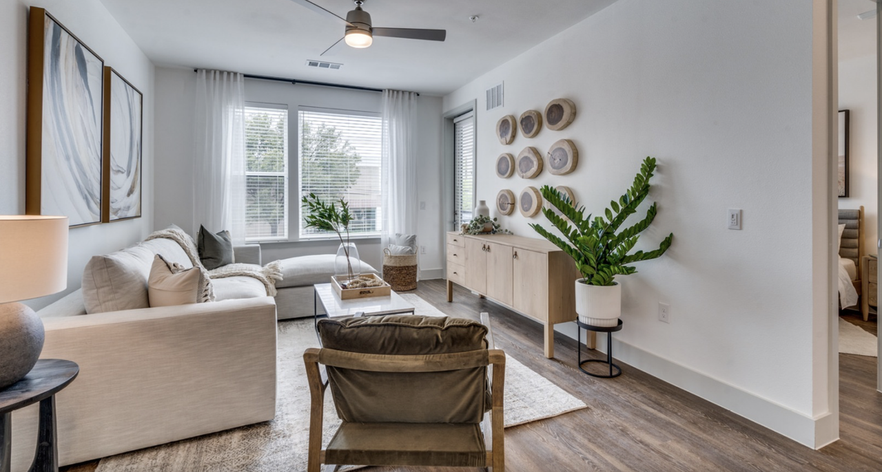 1812 Rutland Drive - Photo 2 of 15