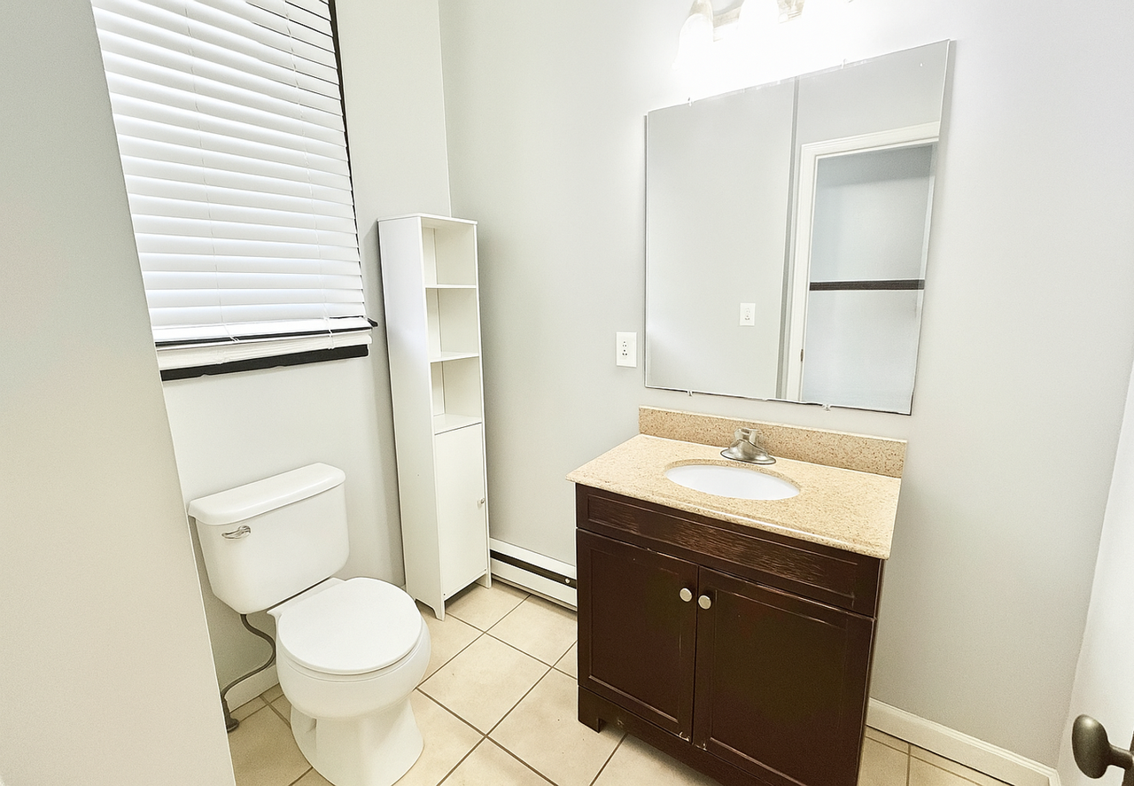 504 Catherine St - Photo 7 of 33