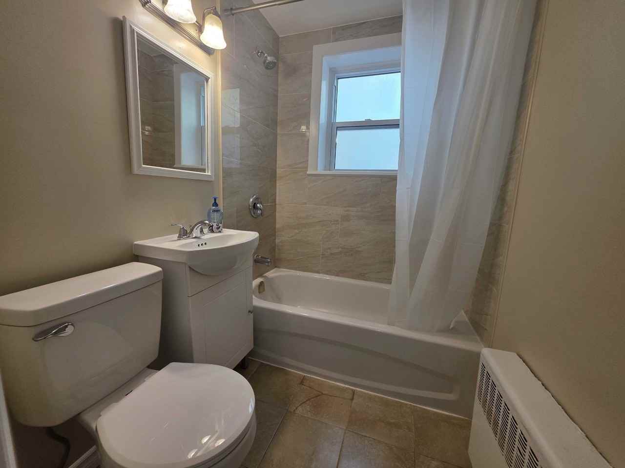 712 Victoria St #2 - Photo 7 of 13