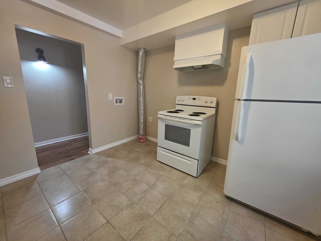 712 Victoria St #2 - Photo 3 of 13