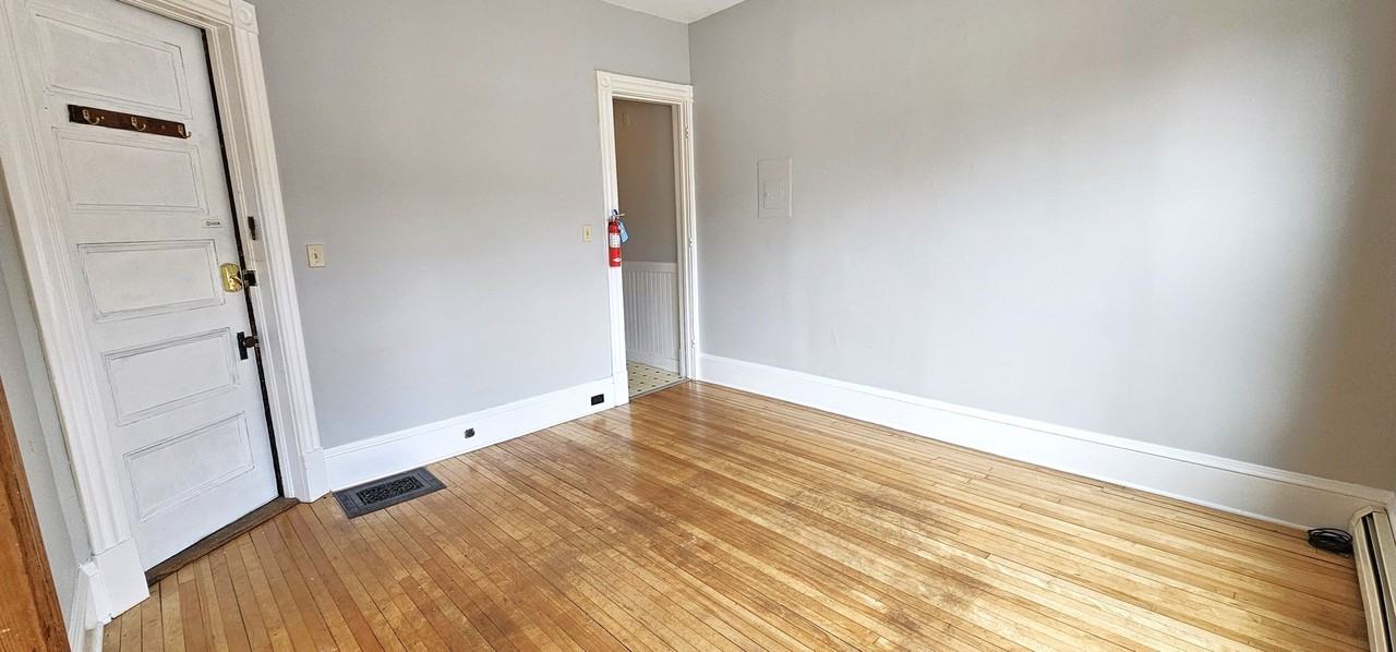 234 Pearl St - Photo 4 of 8