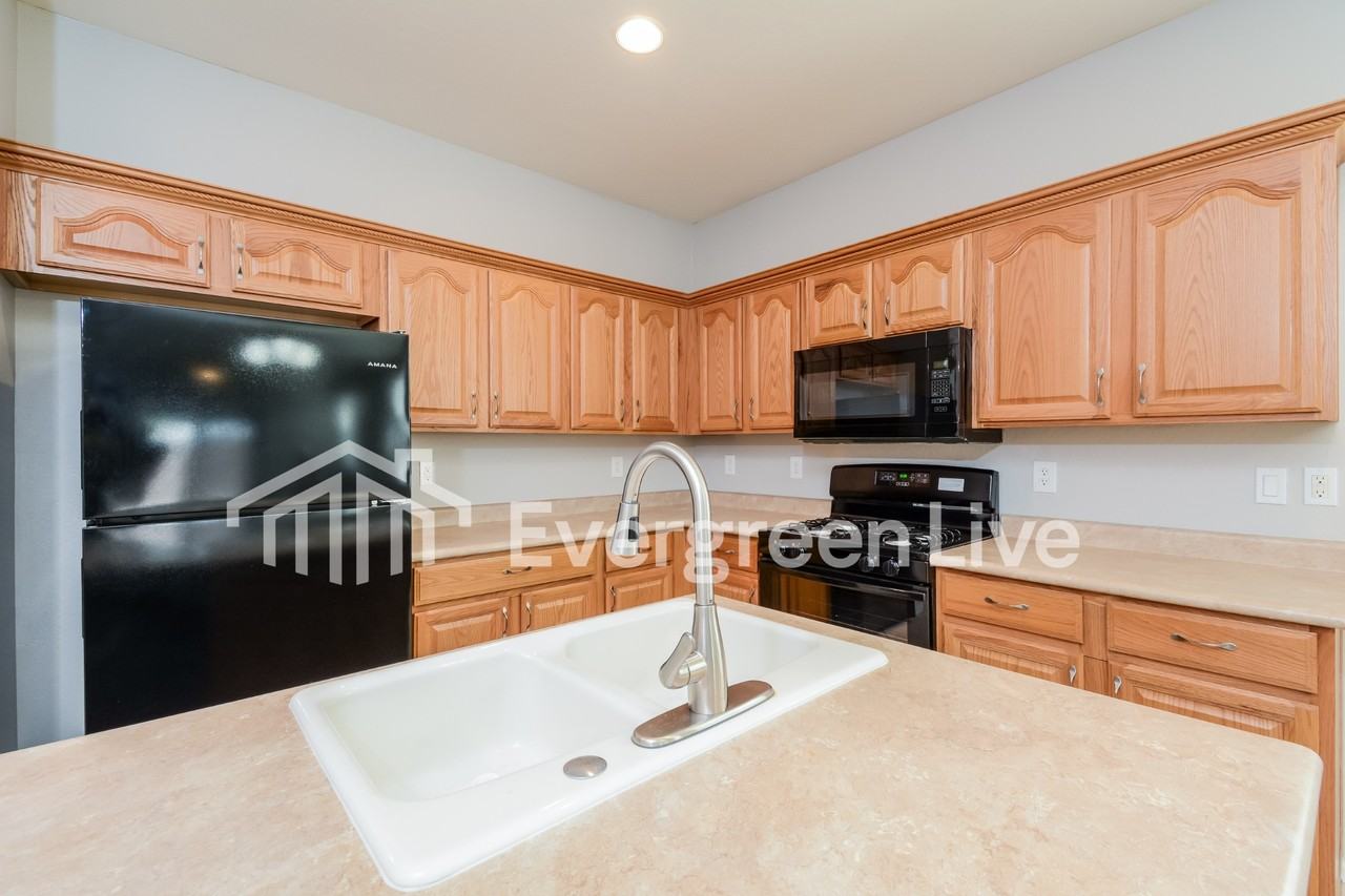18042 N 170th Ln - Photo 6 of 20