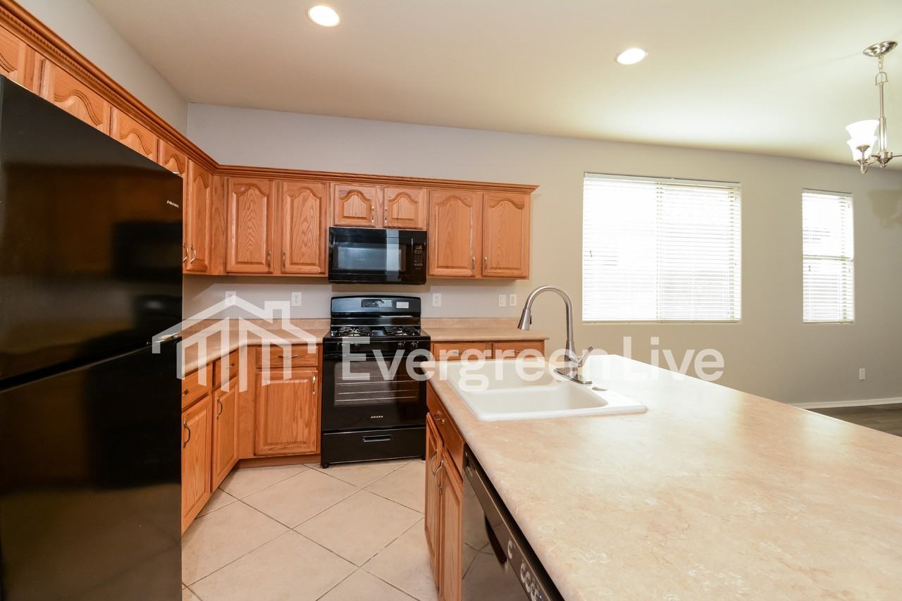 18042 N 170th Ln - Photo 7 of 20