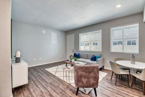 featured image of 142 E 31st St