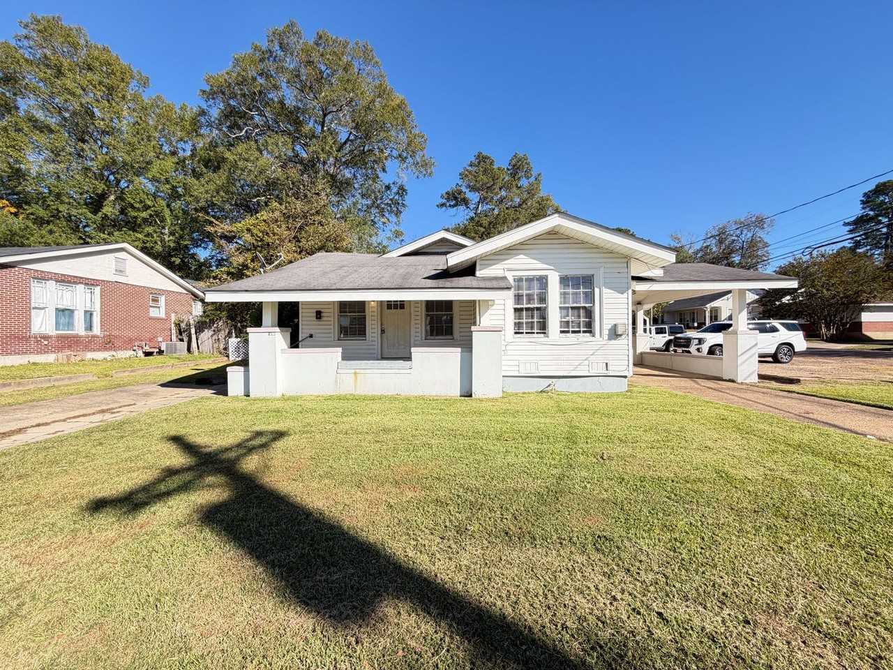 211 South Bonner Street - Photo 2 of 25