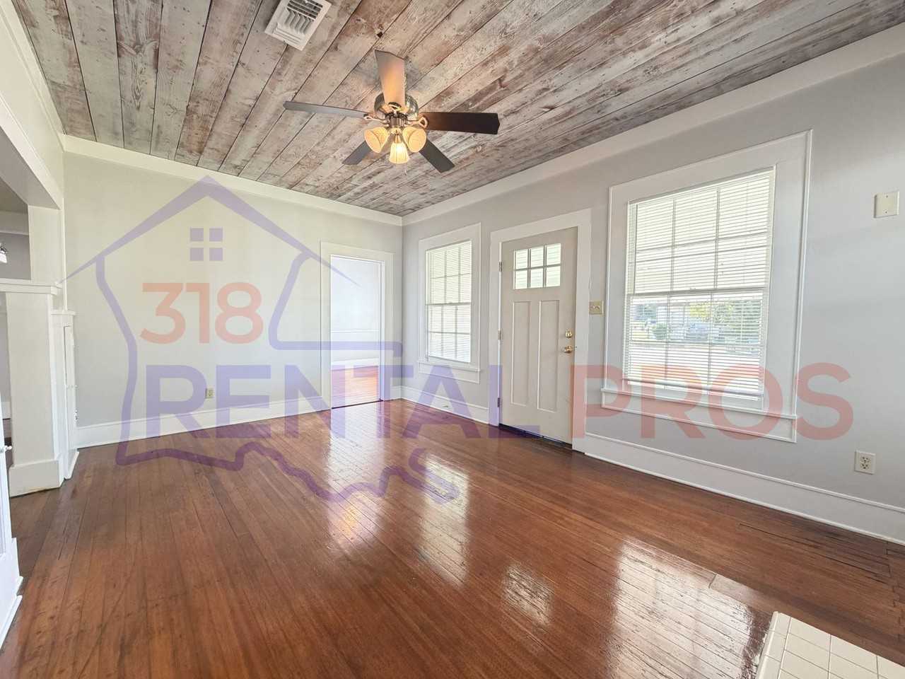 211 South Bonner Street - Photo 6 of 25