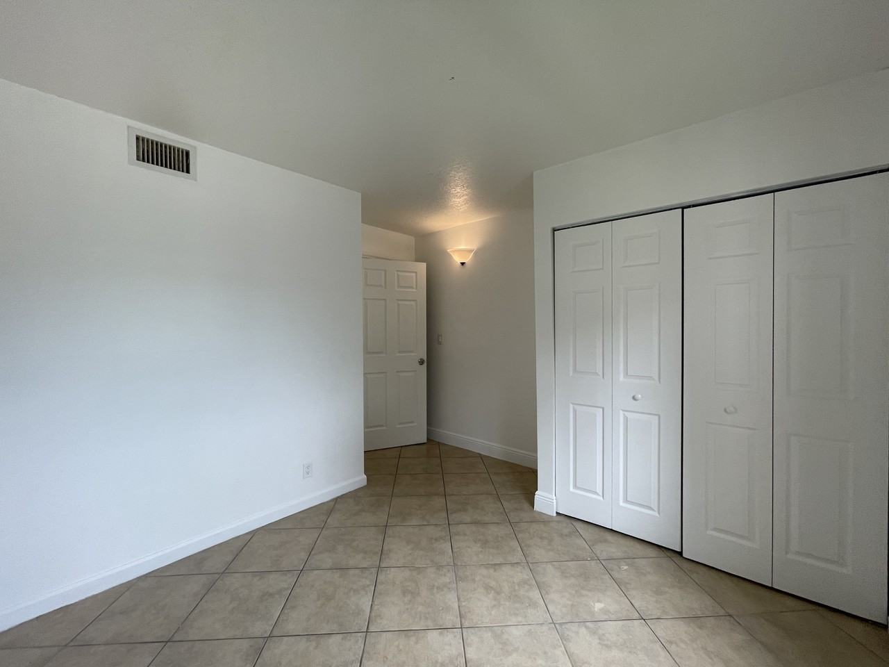 3720 N Pine Island Rd #476 - Photo 5 of 16