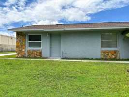 featured image of 1476 Temple Dr #C