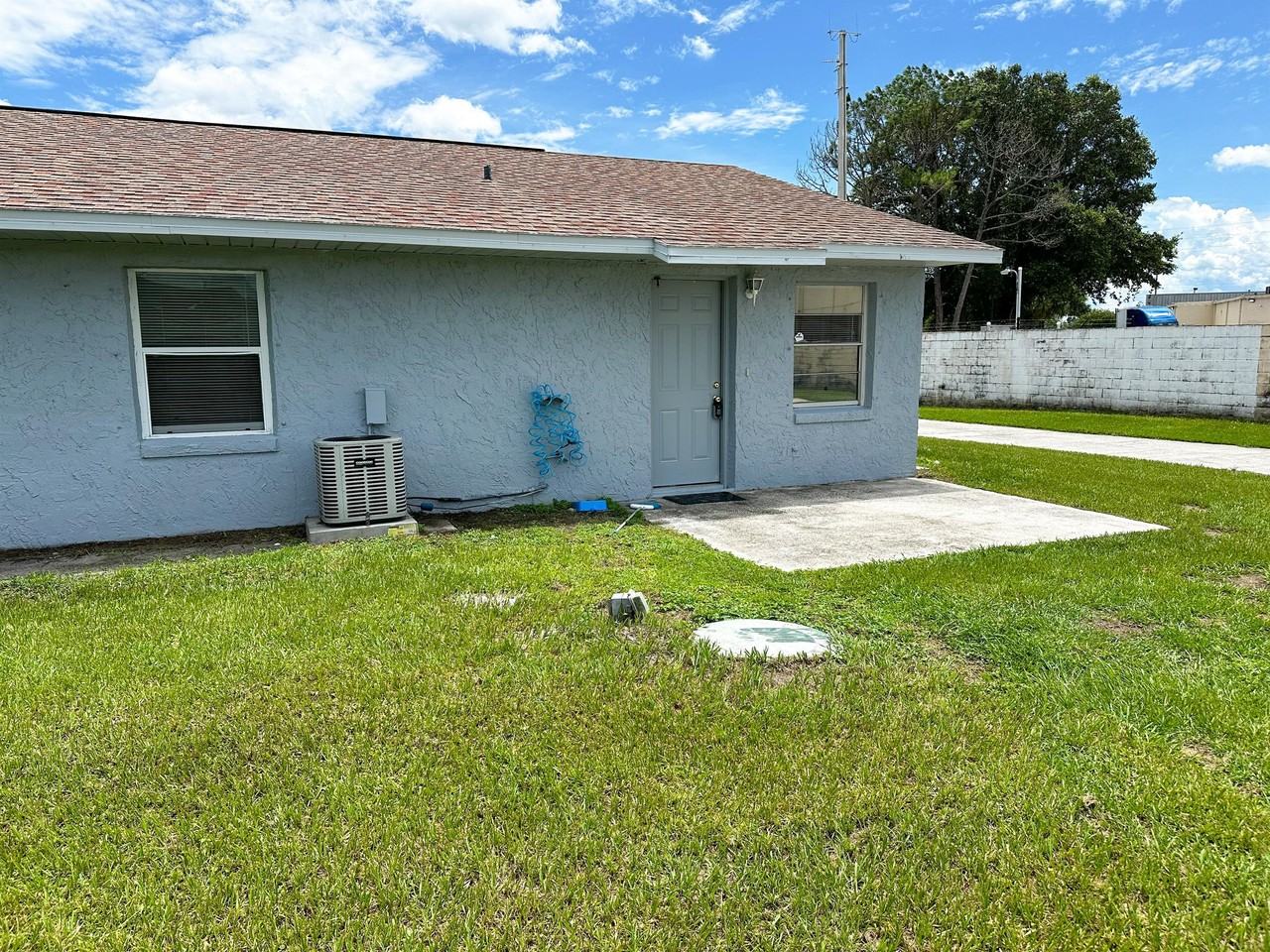 1476 Temple Dr #C - Photo 5 of 9