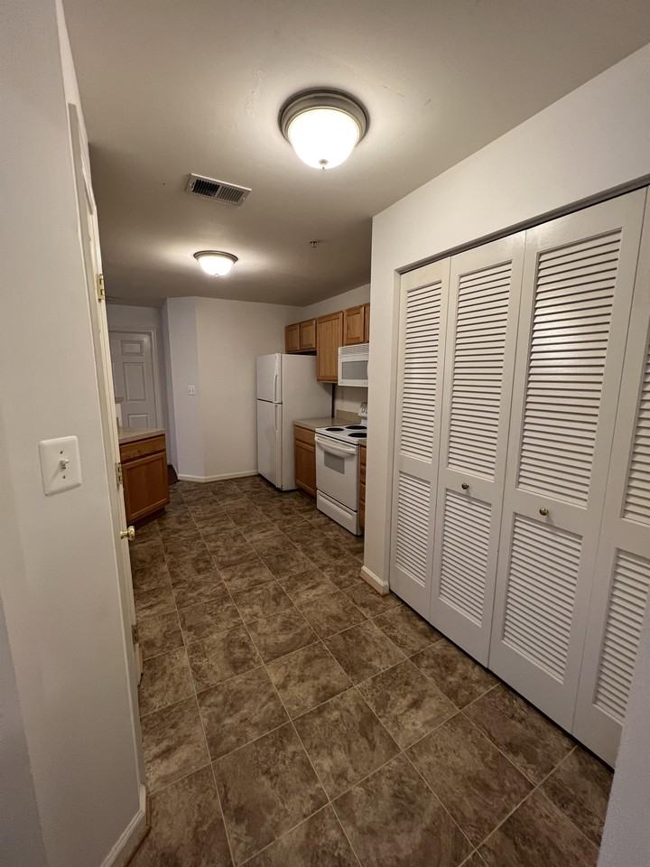 500 Marshall Ct #G - Photo 6 of 15