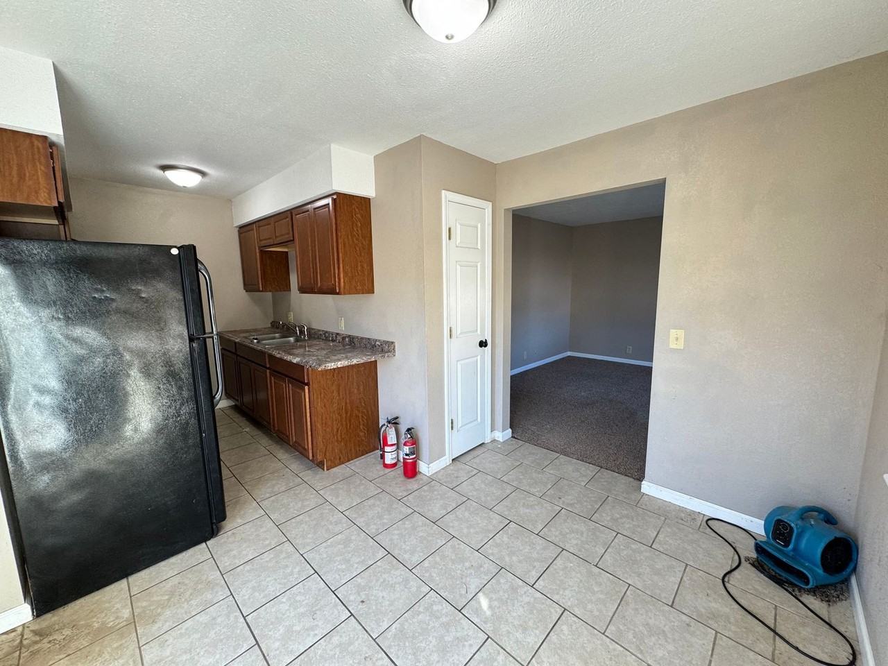 230 Se 121st Rd #1 - Photo 4 of 11