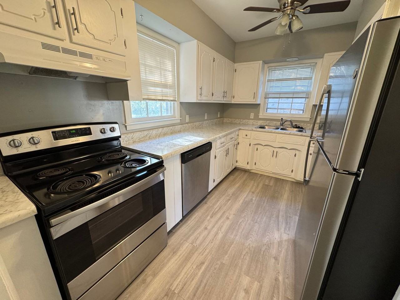 610 Grover Street - Photo 6 of 14