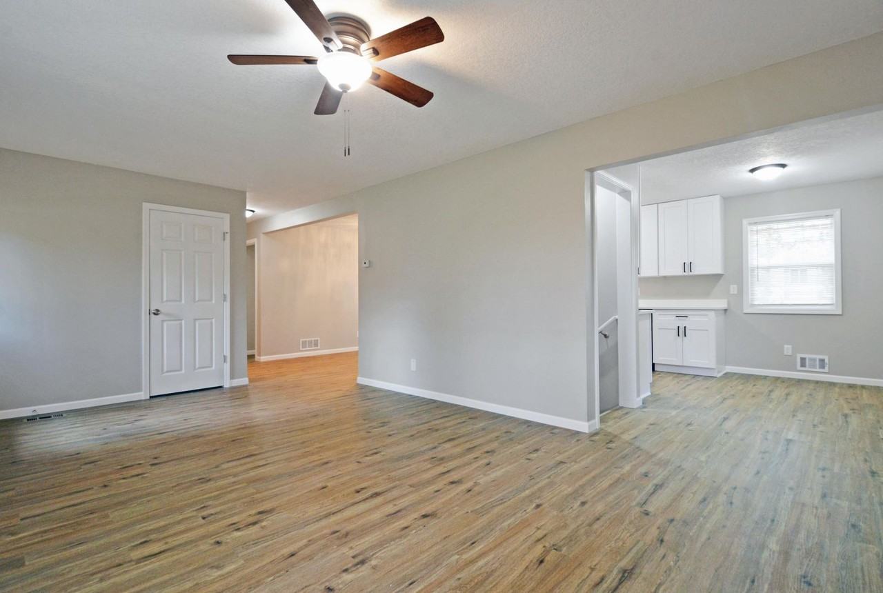 697 Main St - Photo 7 of 22