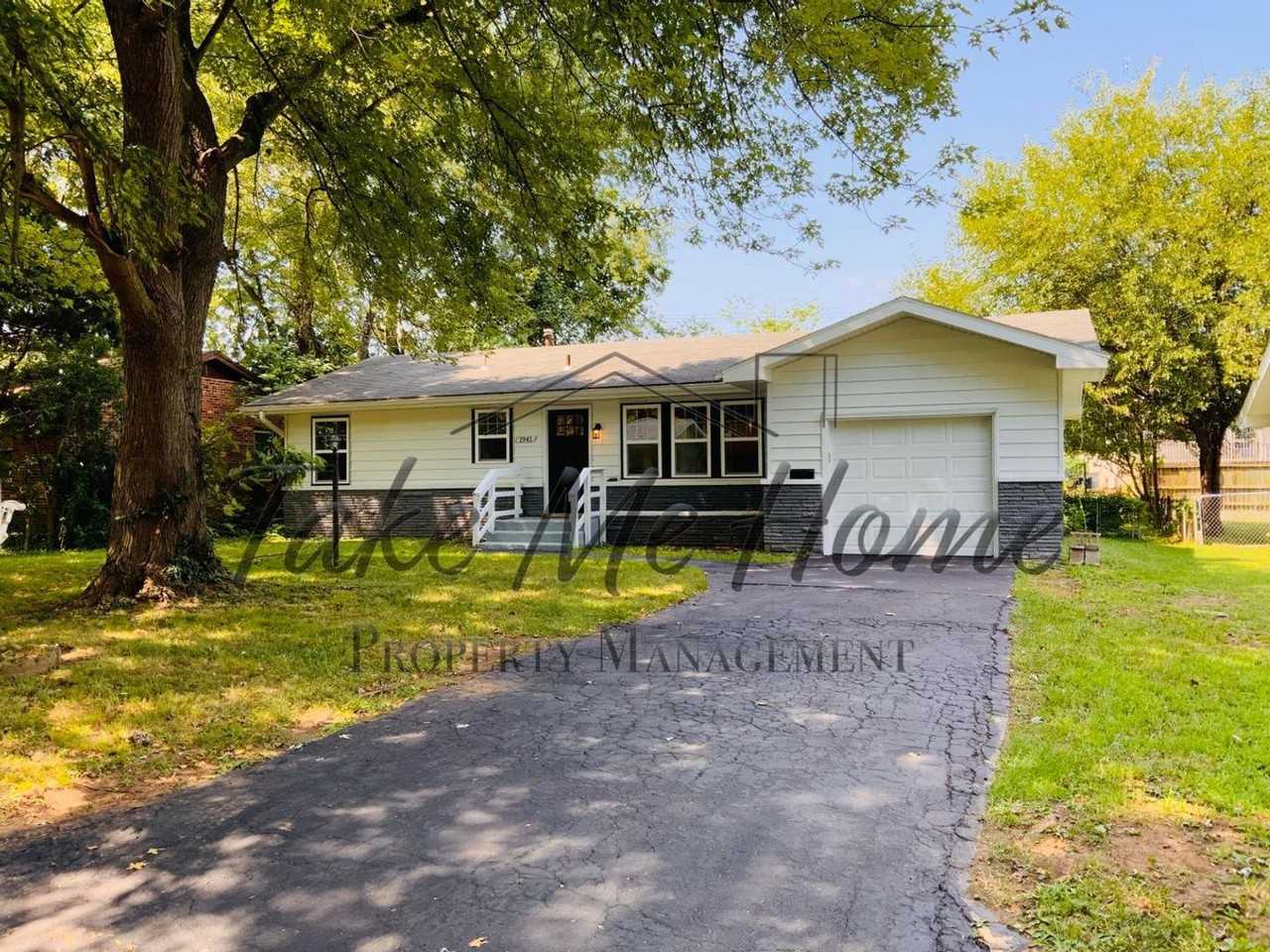 1941 S Sagamont Ave - Photo 2 of 20