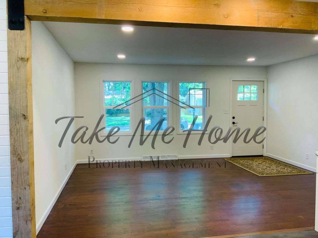 1941 S Sagamont Ave - Photo 4 of 20