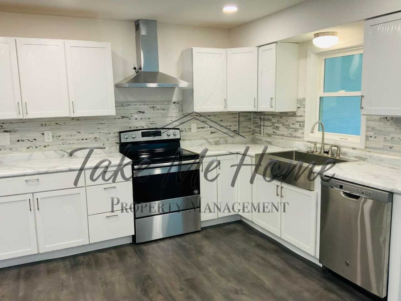 1941 S Sagamont Ave - Photo 6 of 20