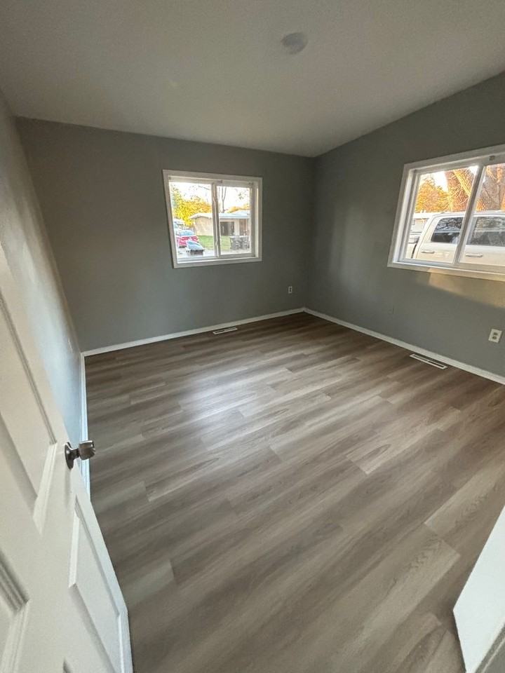 1348 Vandenburg Cir - Photo 2 of 6