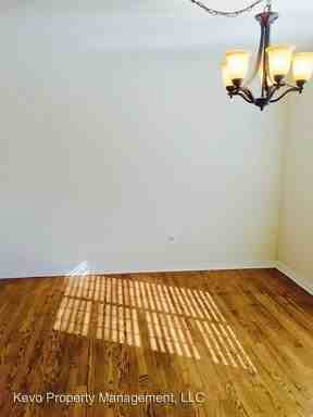 424 NW 49th St - Photo 2 of 18