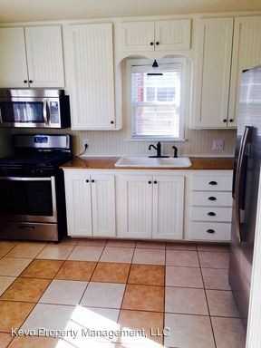 424 NW 49th St - Photo 3 of 18