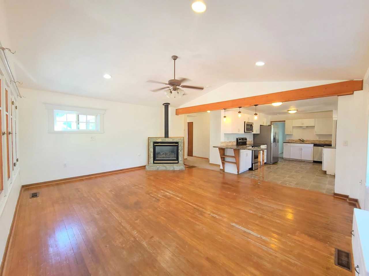 9212 East Wellesley Avenue - Photo 3 of 37