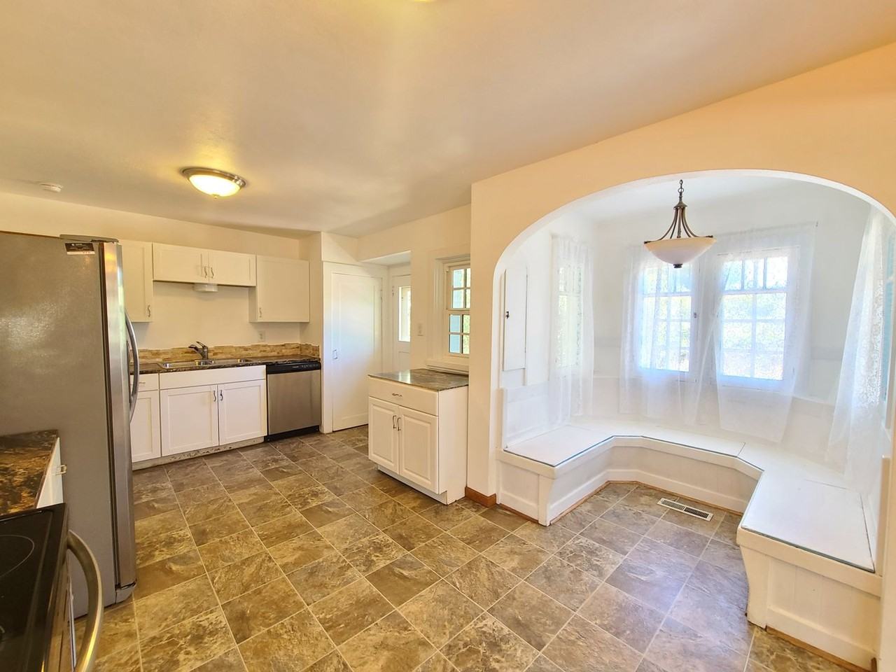 9212 East Wellesley Avenue - Photo 7 of 37