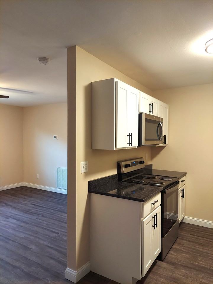 52 Westwood Drive #13 - Photo 4 of 11