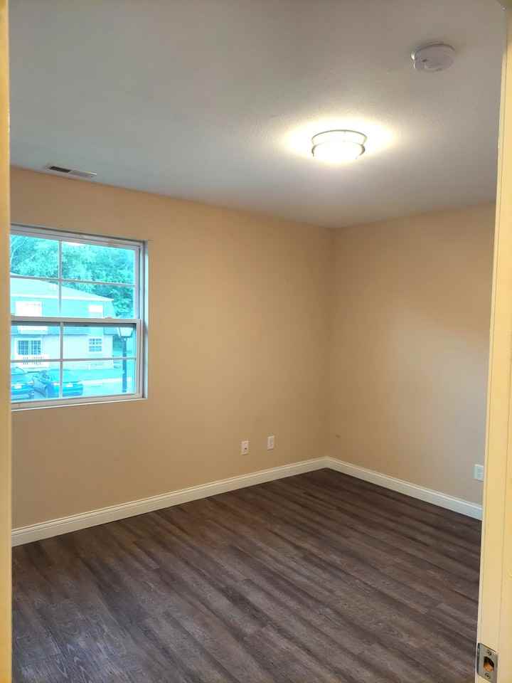 52 Westwood Drive #13 - Photo 6 of 11