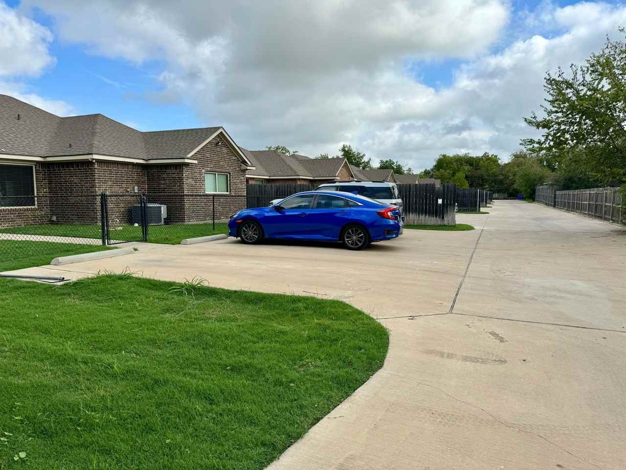 220 Church Ave - Photo 4 of 6