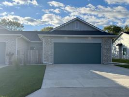 featured image of 407 Southeast 14th Court #A