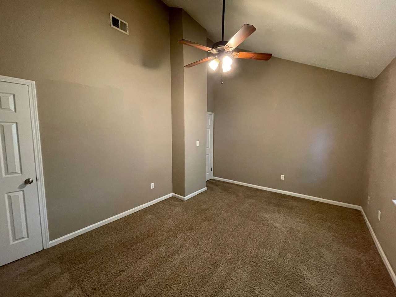 2165 S Milledge Ave - Photo 5 of 16