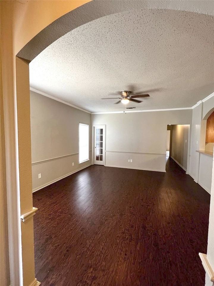 725 Kingston Drive #1 - Photo 5 of 27