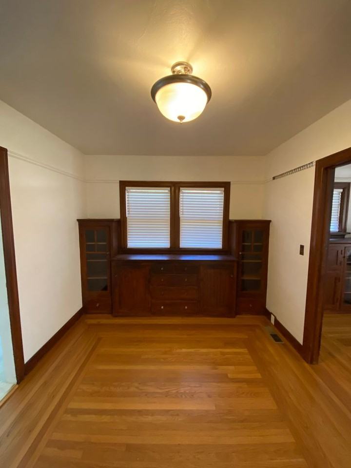 916 Florence Ln - Photo 4 of 21