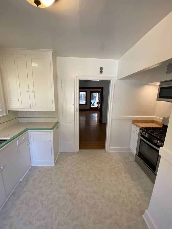 916 Florence Ln - Photo 7 of 21