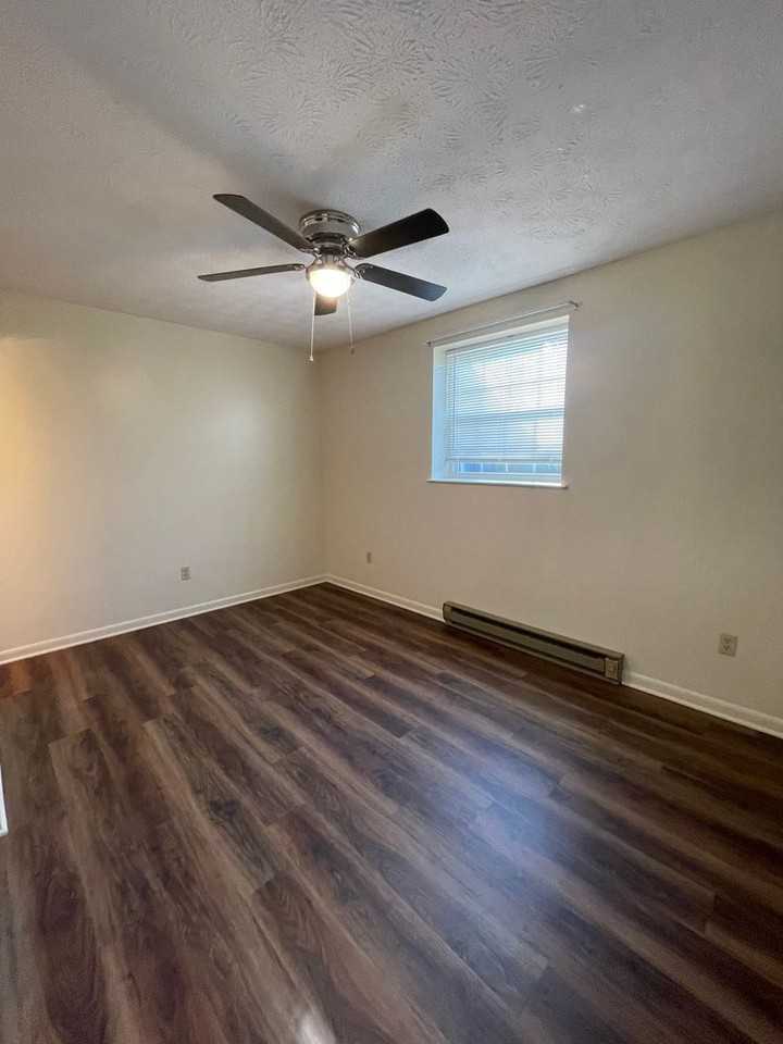 211 Rockingham Drive - Photo 5 of 7