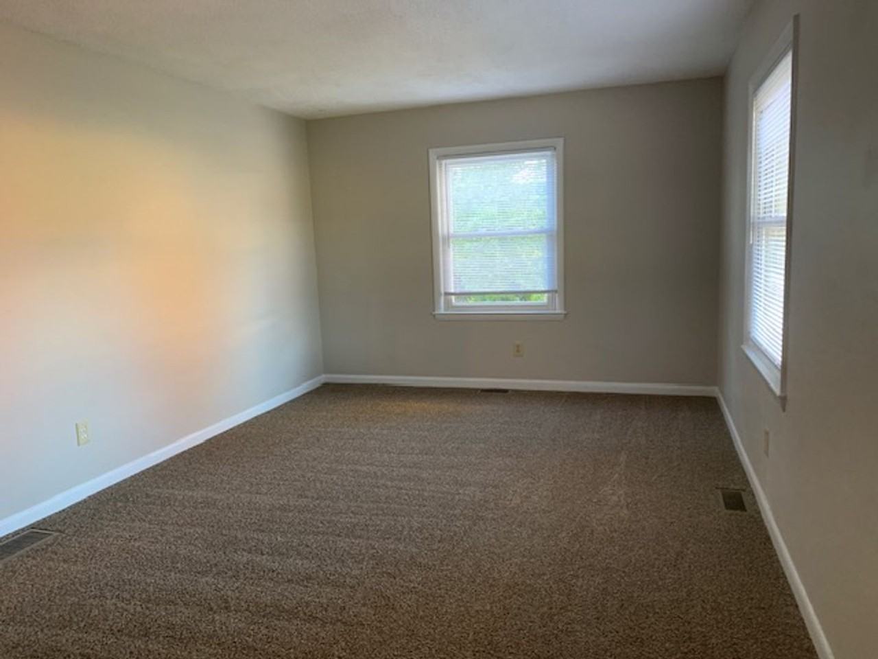 2907 Clays Mill Road - Photo 4 of 33