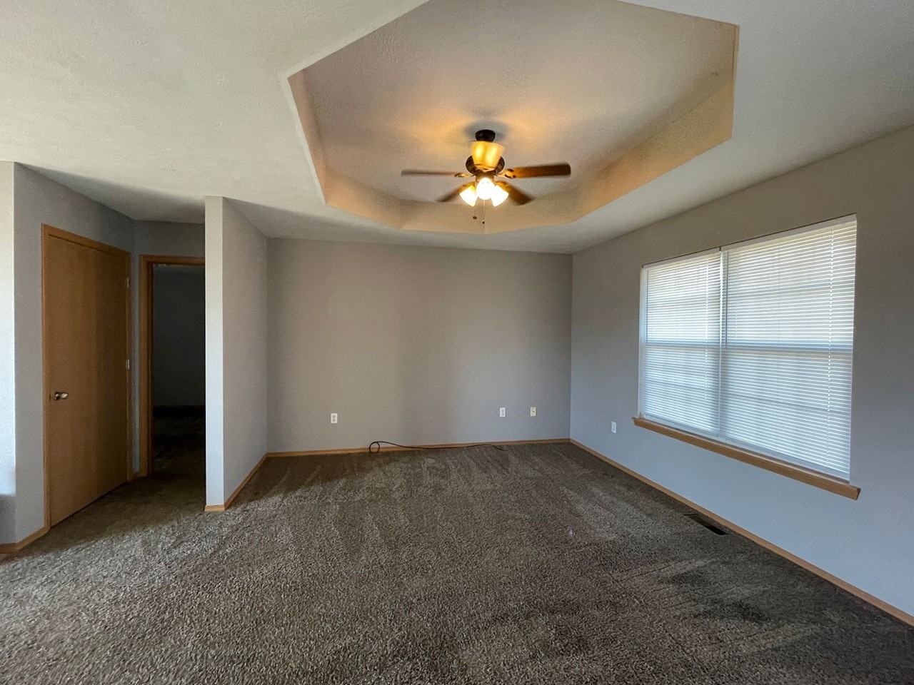 103 South Inmon Avenue - Photo 3 of 13