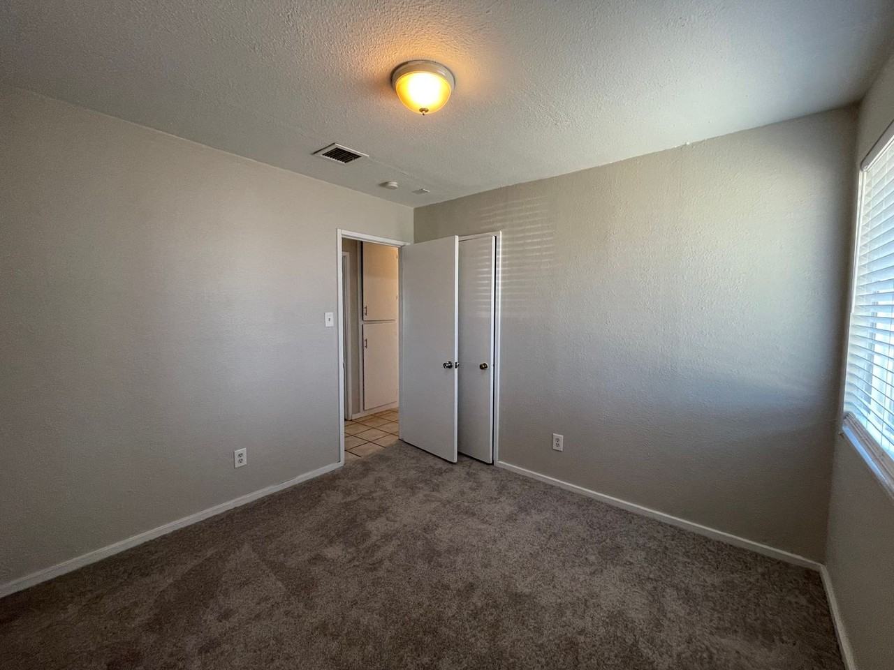 1113 Ramona Cir - Photo 4 of 17