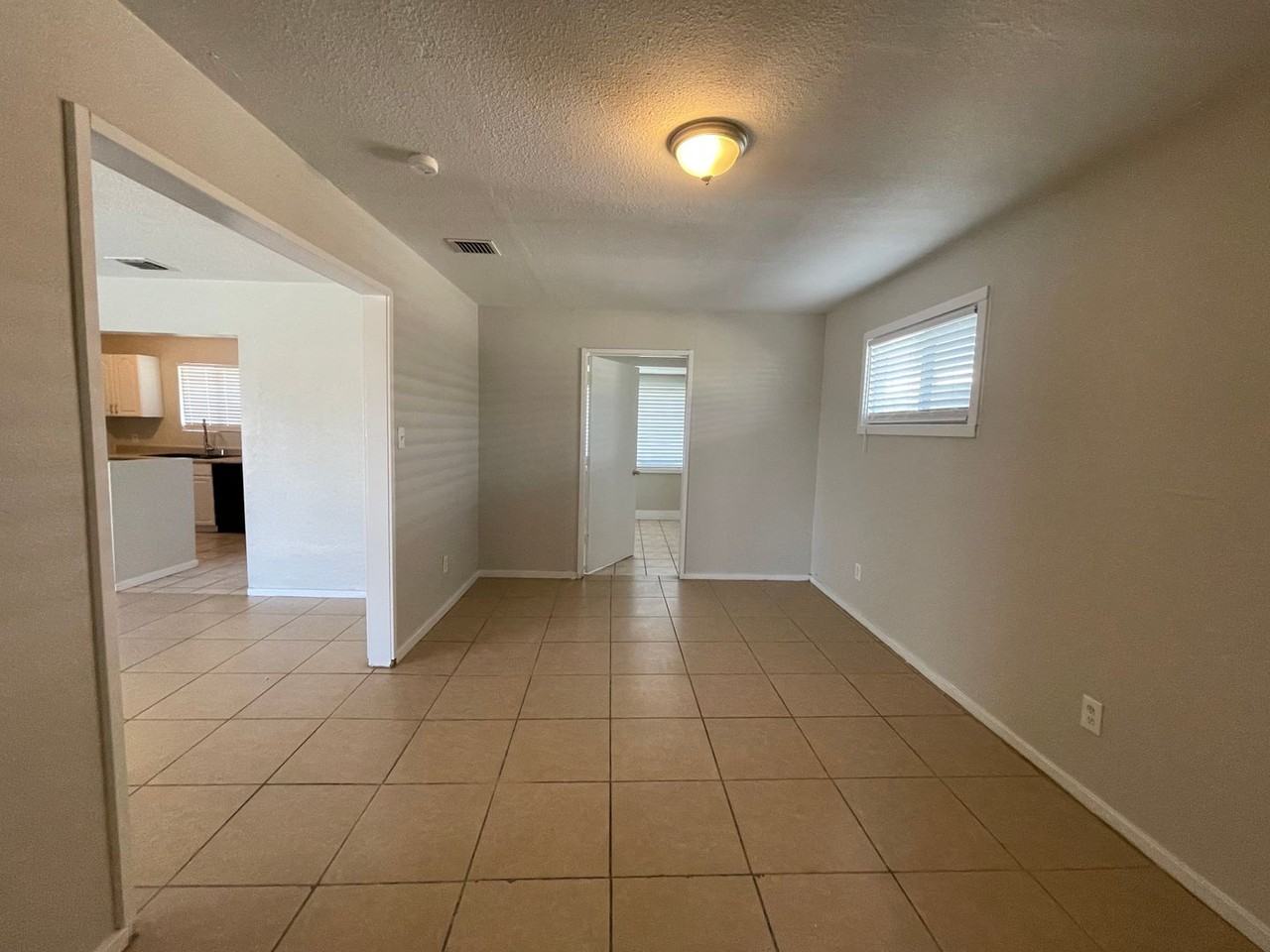 1113 Ramona Cir - Photo 7 of 17