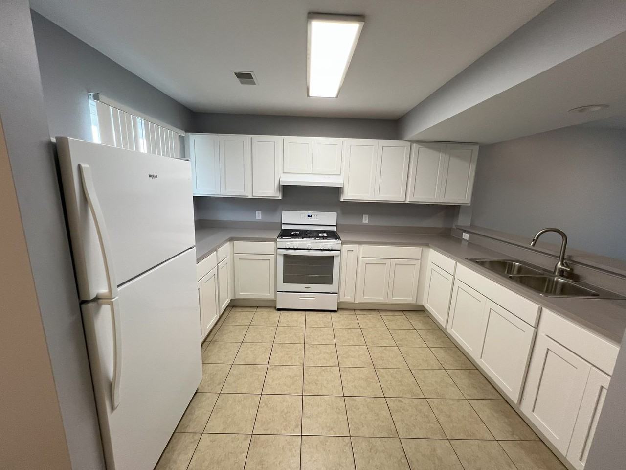 Feiger Lane - Photo 3 of 27