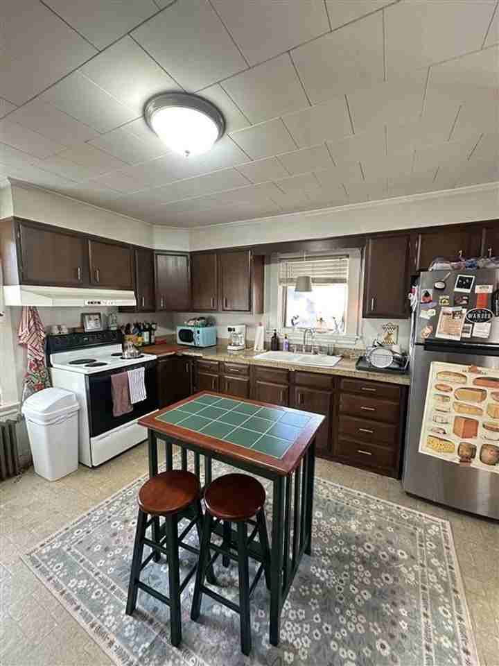 19 Oak Street, Orono ME - Photo 2 of 19