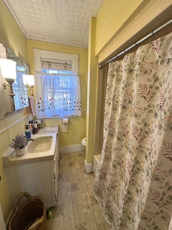 19 Oak Street, Orono ME - Photo 5 of 19