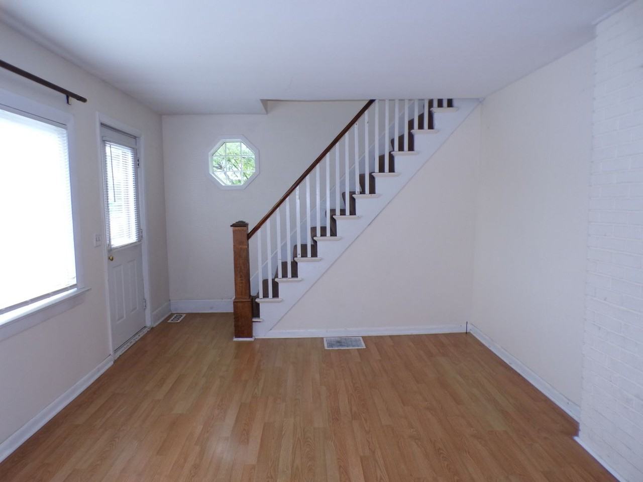 228 Main St - Photo 3 of 9