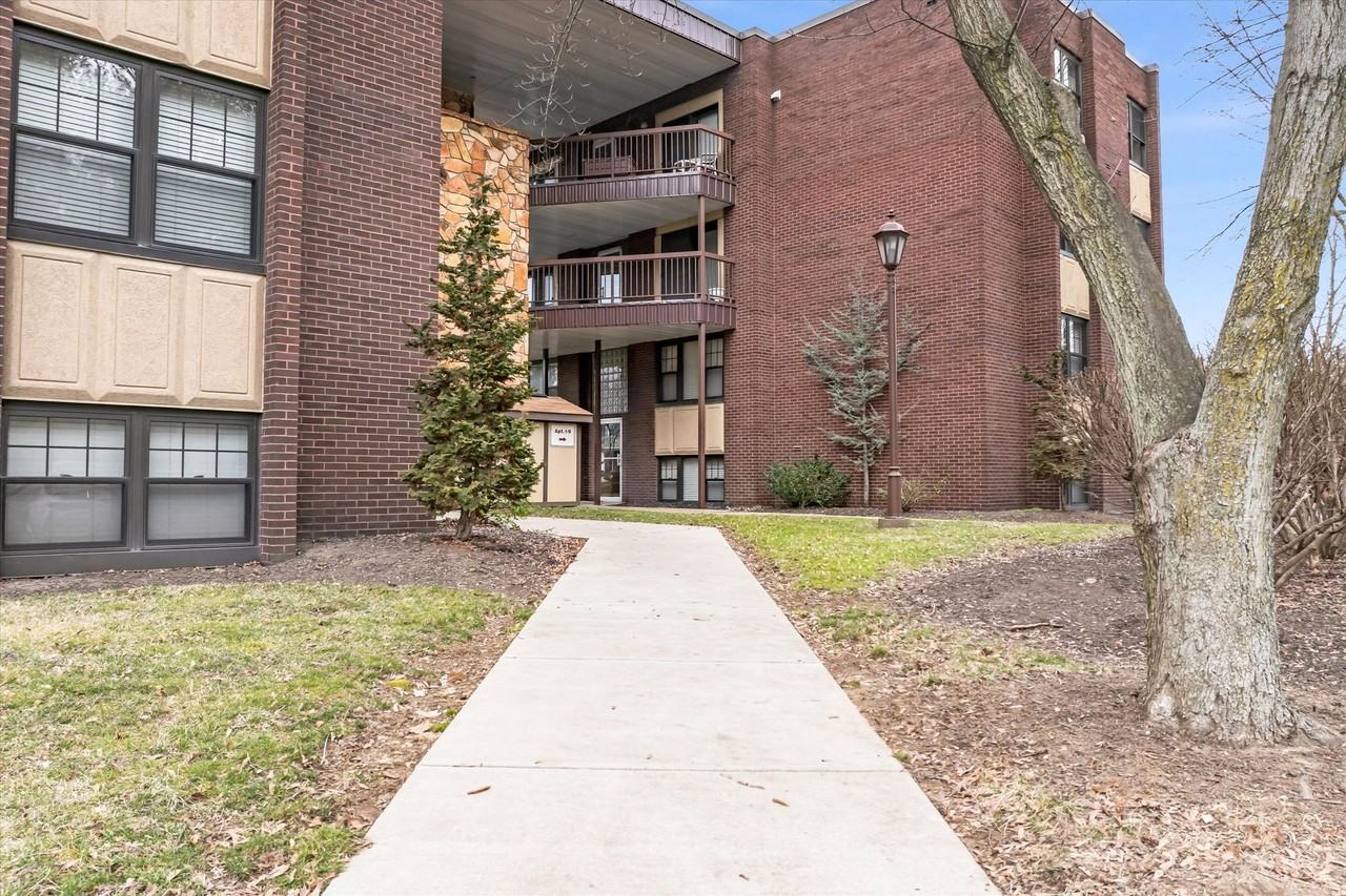 Bayberry Apartments - Photo 7 of 8