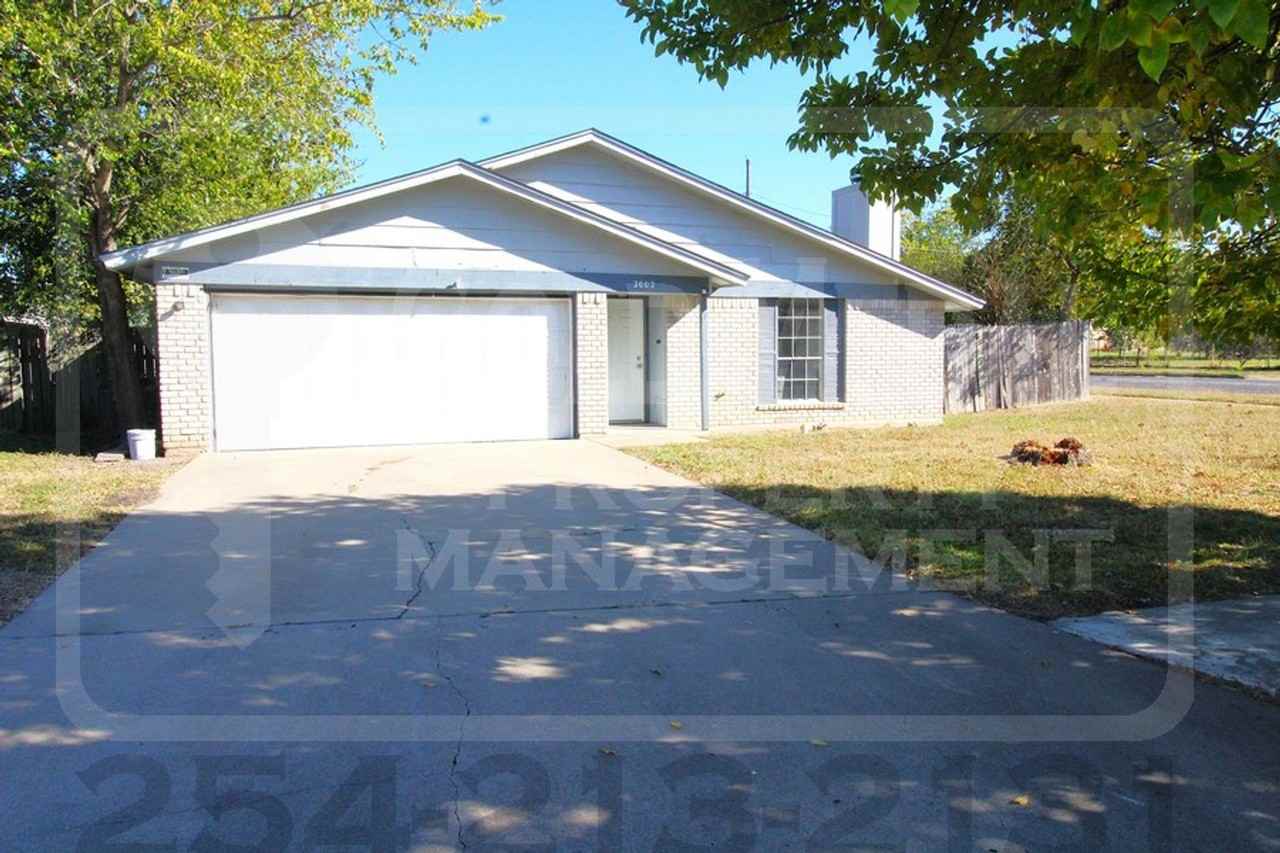 2002 Sherman Dr - Photo 3 of 25