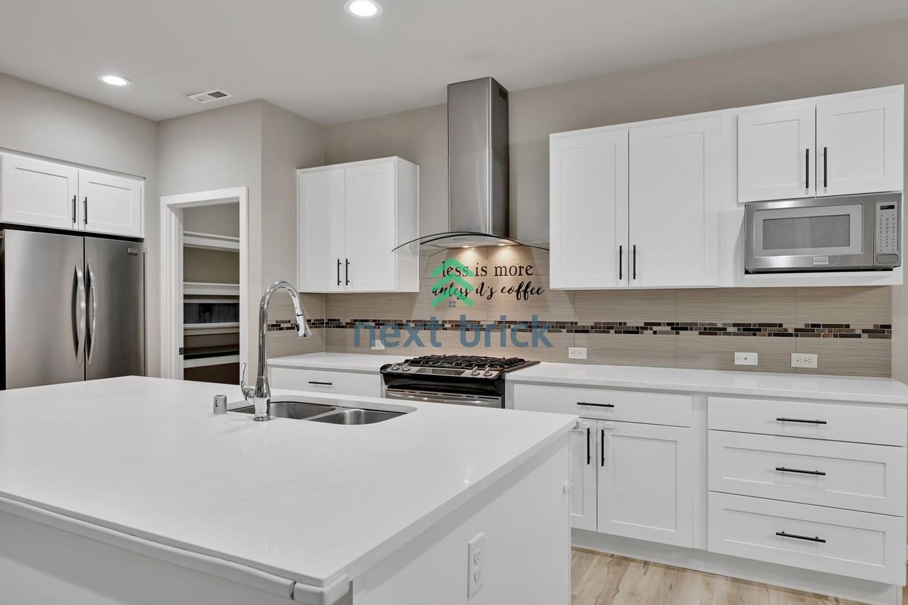 2708 123rd Place Southeast - Photo 2 of 15