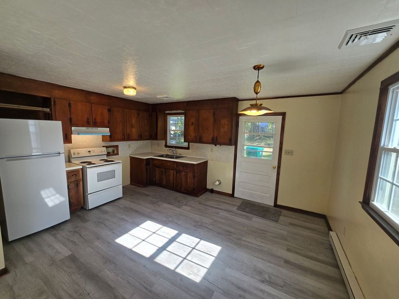 217 South 14th Avenue - Photo 5 of 5