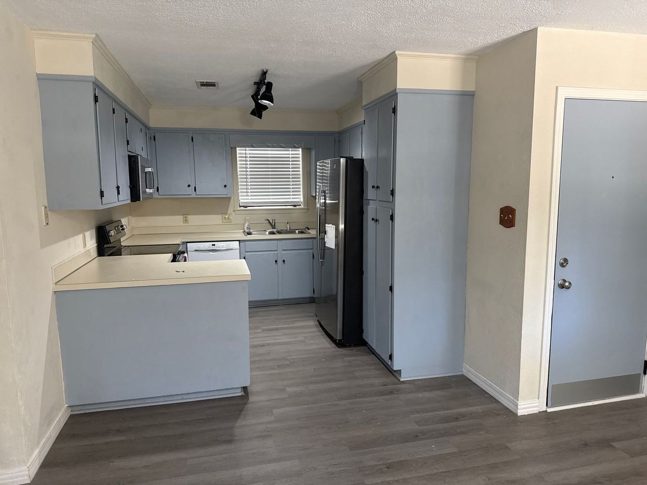 1742 1742 Byron Dr. - Photo 3 of 11