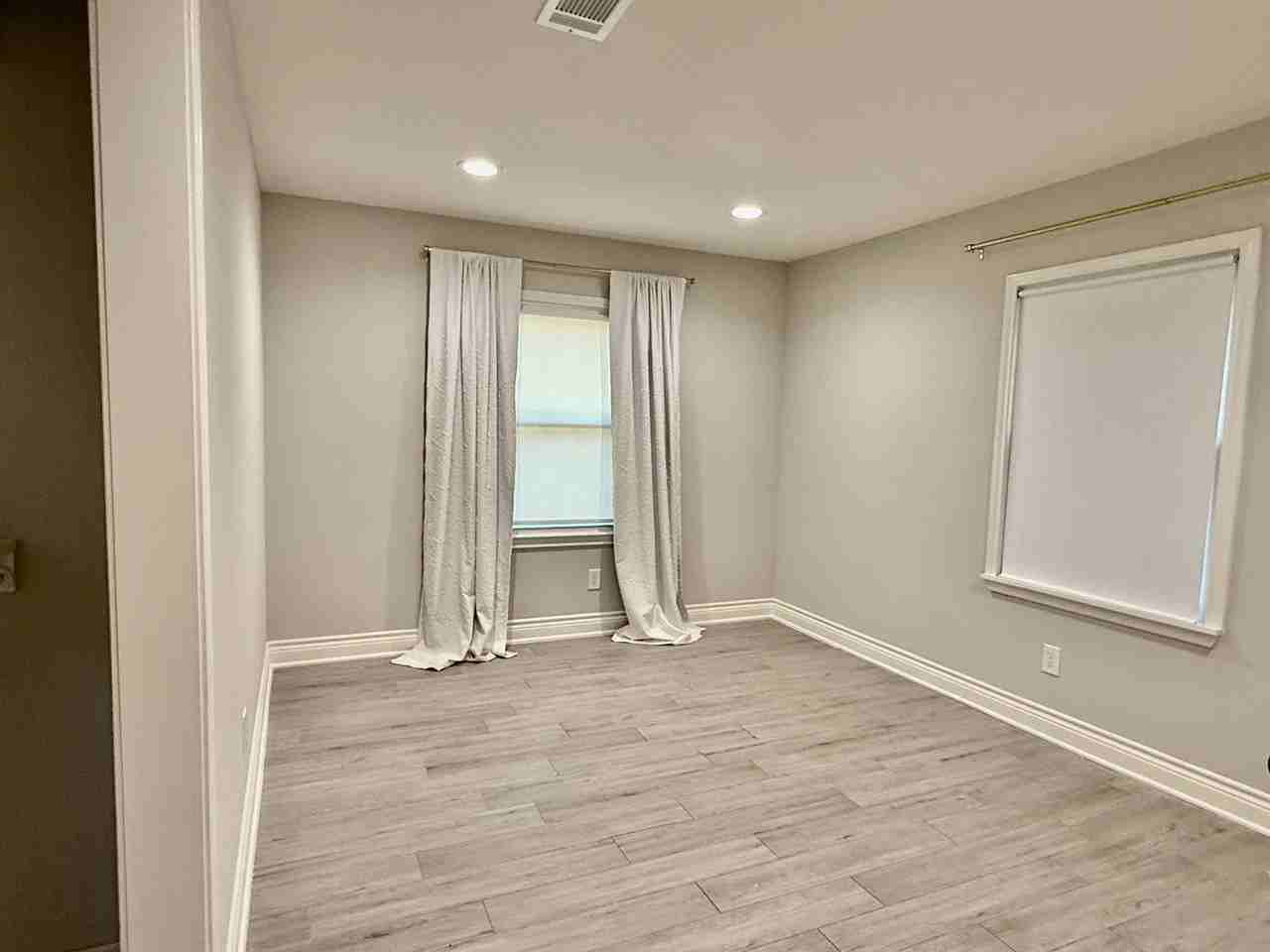 708 Crown St - Photo 3 of 20