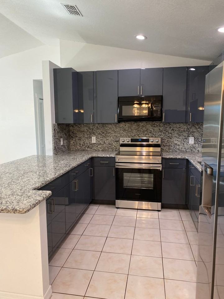 757 Nw Bayard Ave - Photo 3 of 40