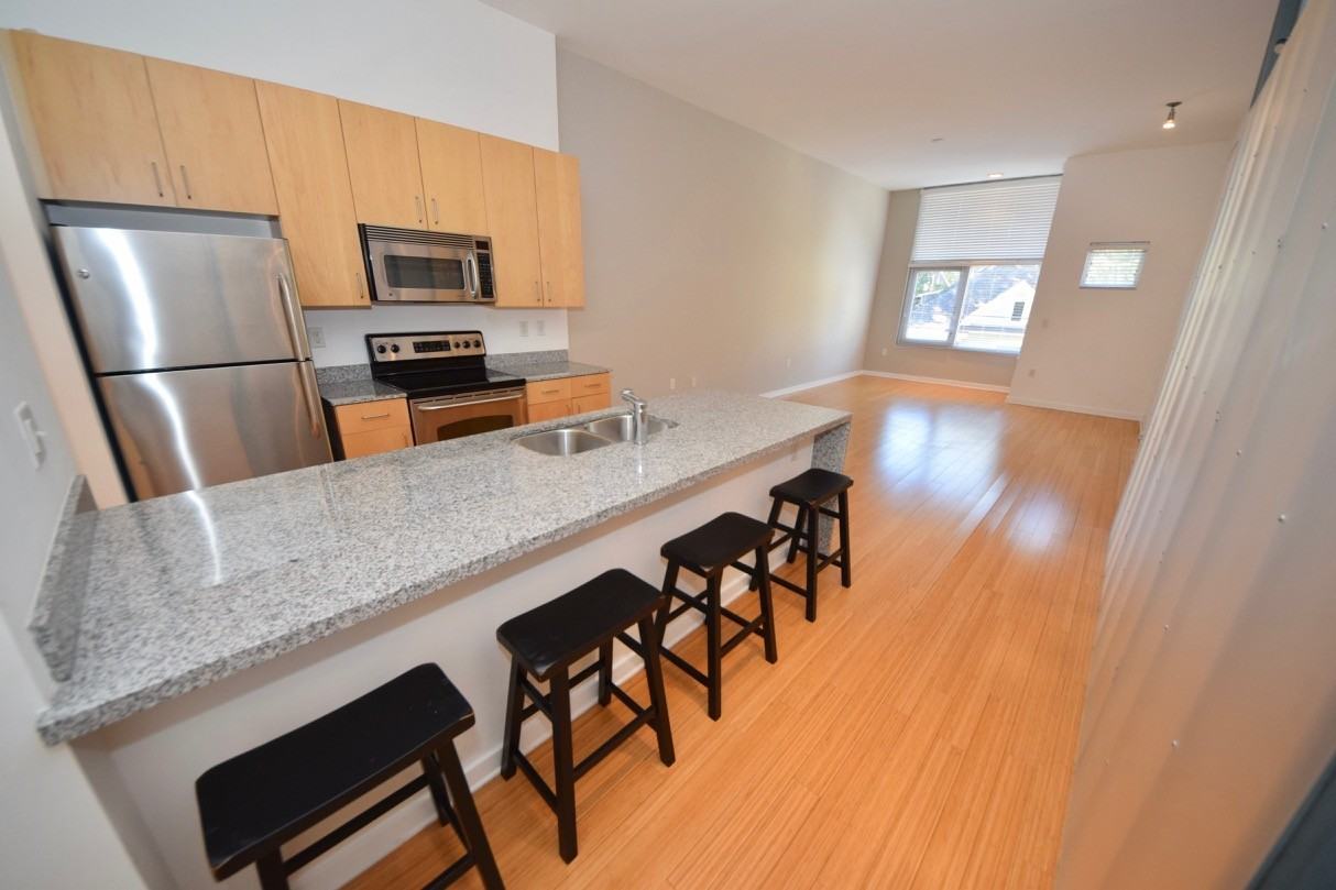 2263 Young Avenue - Photo 2 of 10